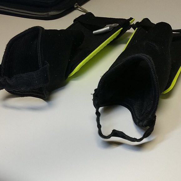 Adidas Soccer Shin guards - Picture 3 of 4